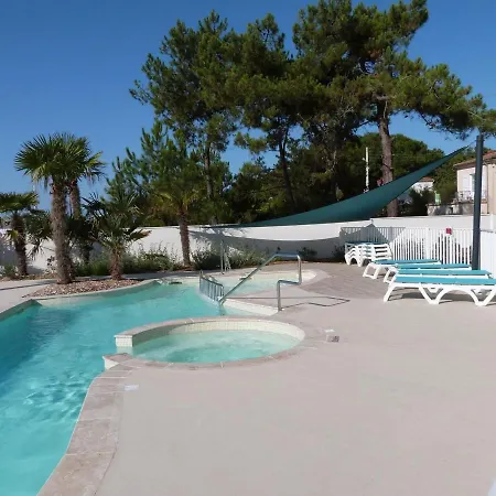 6 Pers Avec Balcon, Piscine Et Acces Direct A - Fr-1-194-195 La Tranche-sur-Mer