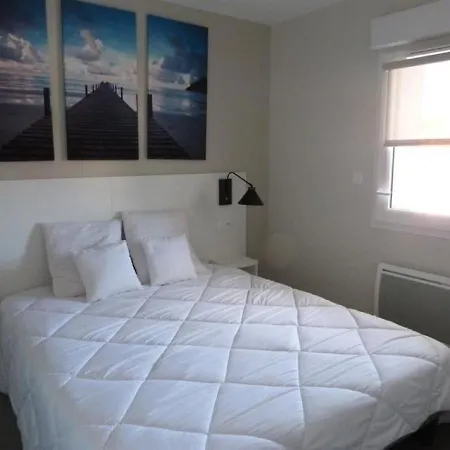 6 Pers Avec Balcon, Piscine Et Acces Direct A - Fr-1-194-195 Apartment La Tranche-sur-Mer