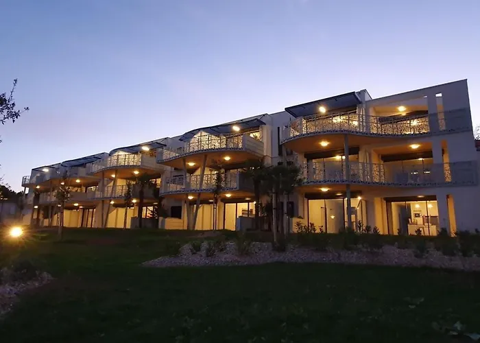 6 Pers Avec Balcon, Piscine Et Accès Direct à - Fr-1-194-195 Appartamento