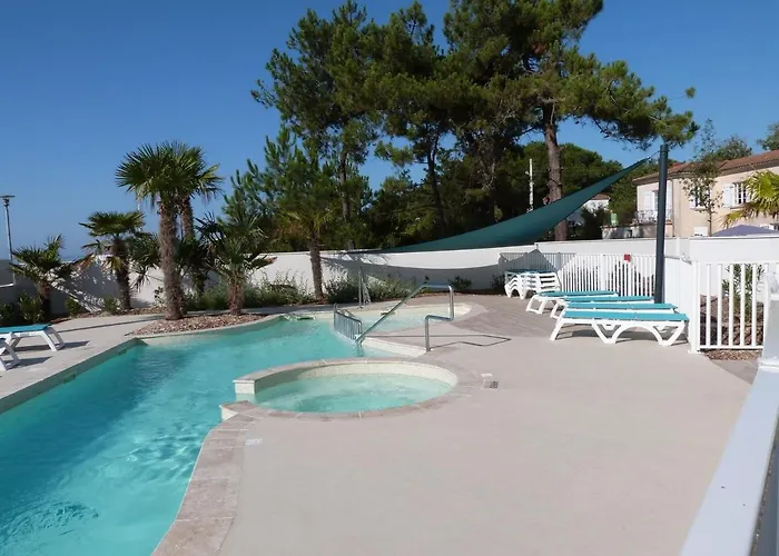 6 Pers Avec Balcon, Piscine Et Accès Direct à - Fr-1-194-195 La Tranche-sur-Mer